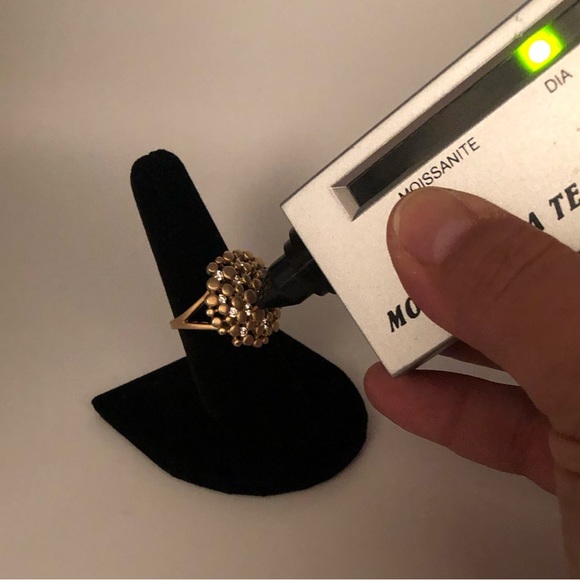 18k 0.50ct Pebble Ring - Picture 9 of 10